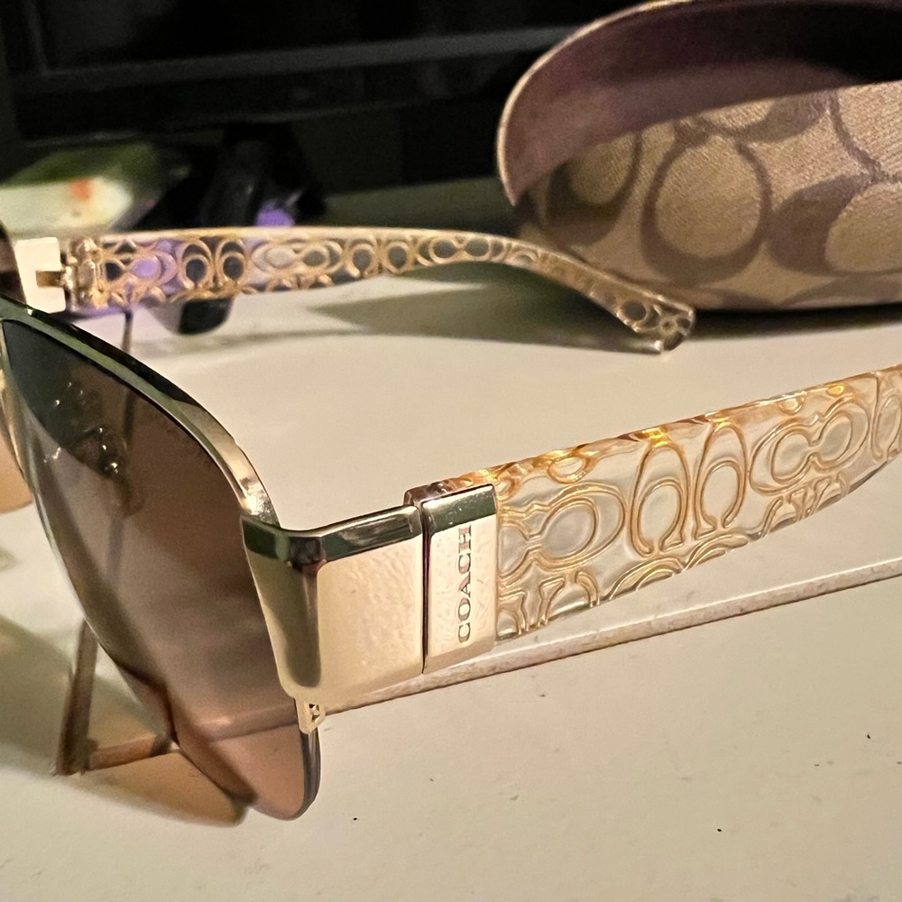 Coach sunglasses - Picture 3 of 3